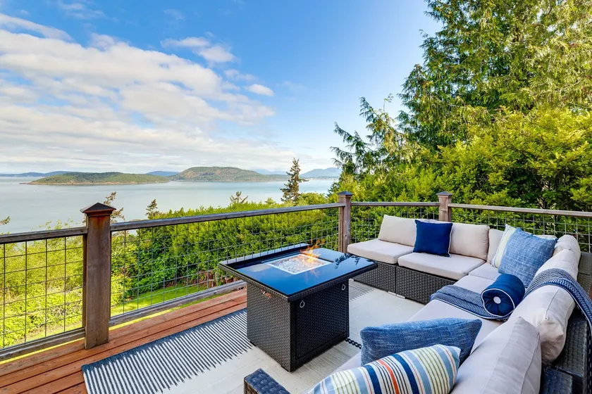 Snow Goose Point: Stunning Views & New Hot Tub! - Image 1
