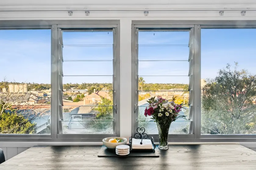 Railway Suite (#4 Royal) - Image 1