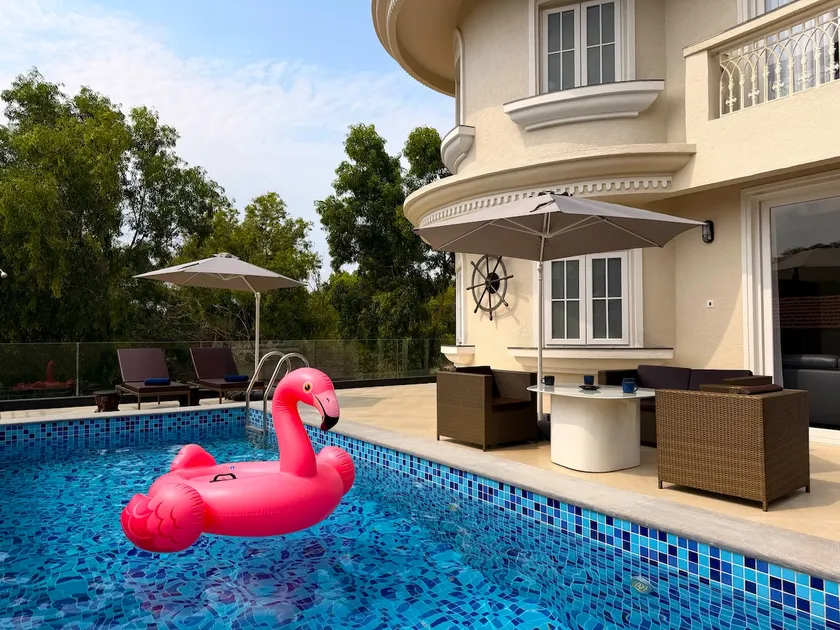 Coco Breeze Luxury 5BHK Beach Villa & Private Pool - Image 1