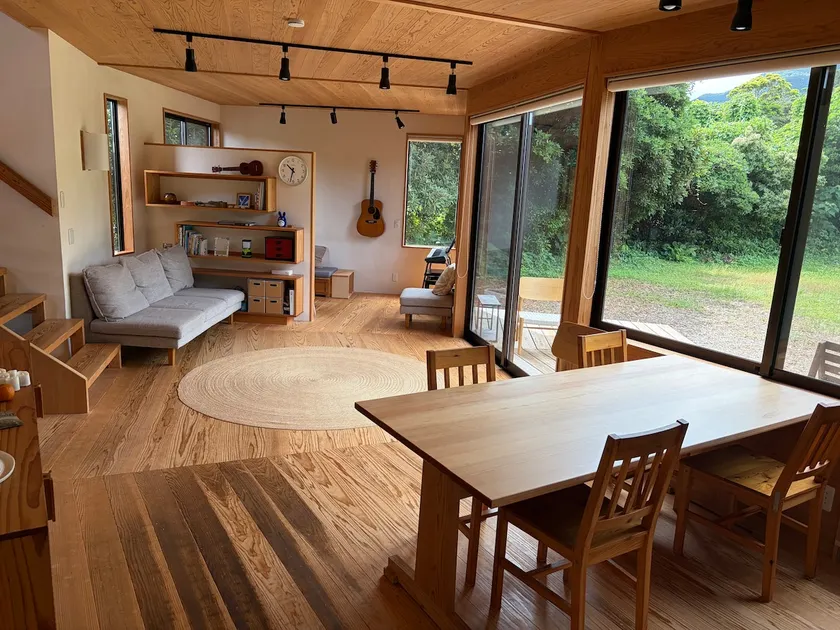 The Vivian House /Where Forest Meets Ocean - Image 1
