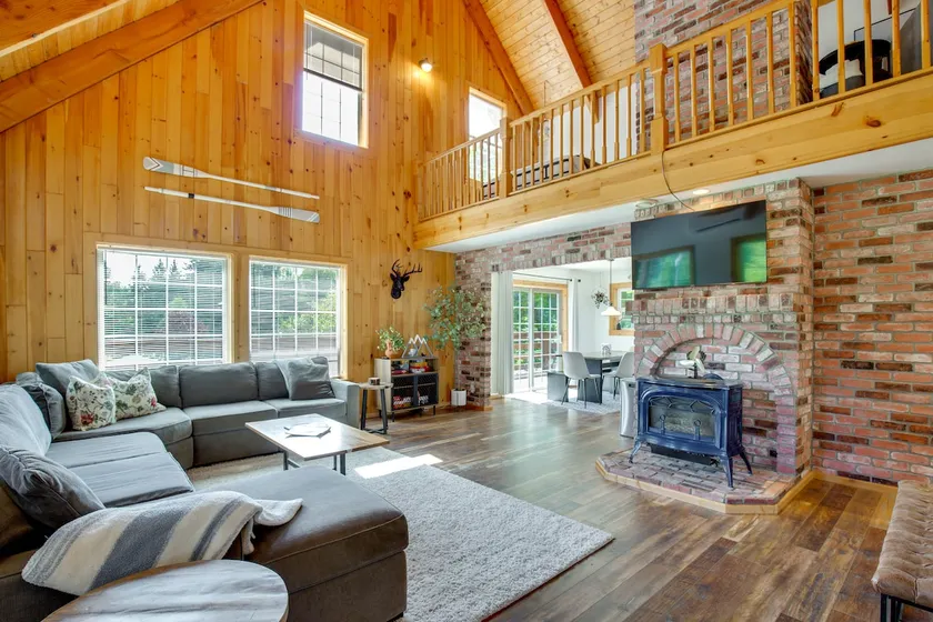 Mount Rainier Views & Hot Tub: Pet-friendly Cabin! - Image 1