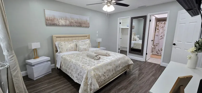 Guest House in Lakeland - Image 1
