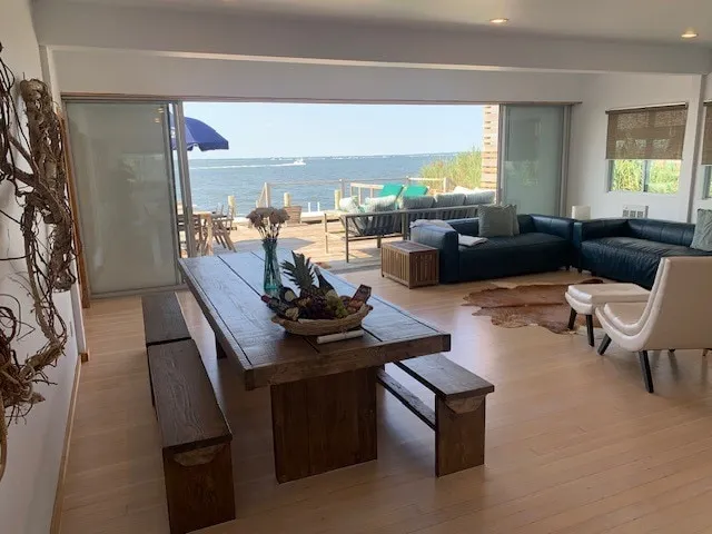 Bayfront Retreat • 3 Ensuite BR + Hot Tub - Image 1