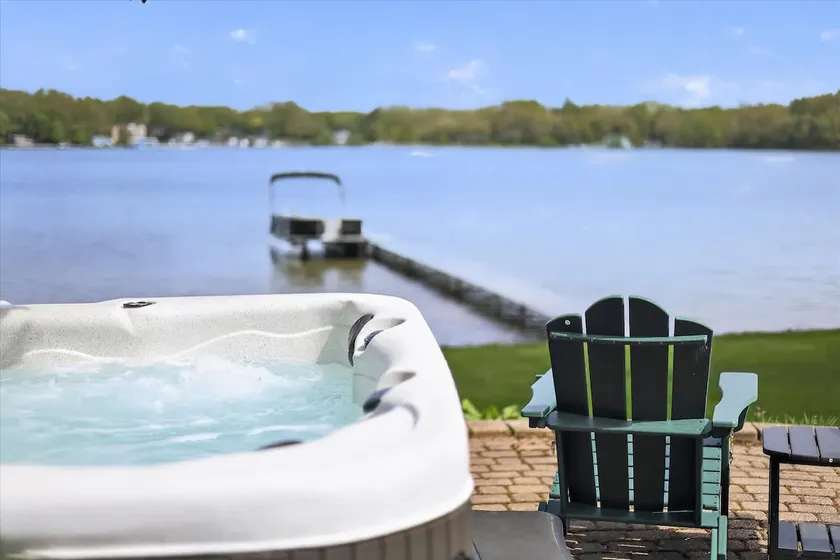 Perfect Storm: Hot Tub, Sleeps 10, Sandy Beach - Image 1
