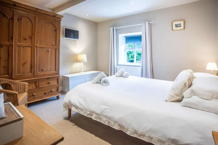 Cosy 2-Bed Stone Cottage in Gargrave by MCPI Hosting, Ideal for Families & Friends! - Image 1