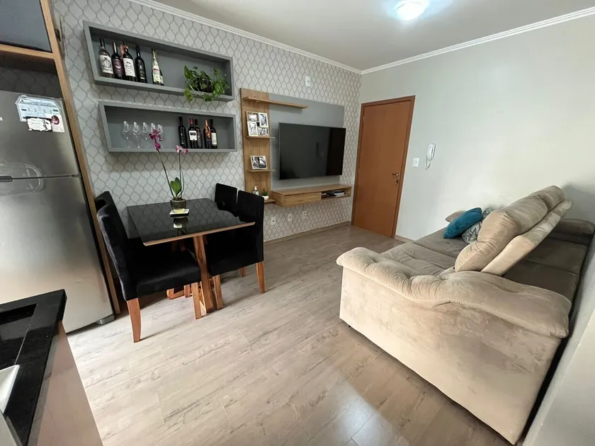 Two-bedroom apartment - Image 1