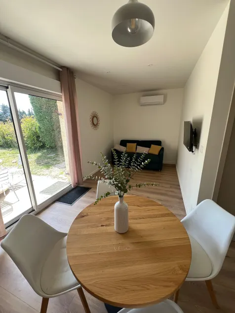 Renovated accommodation in the countryside - near Avignon - Image 1