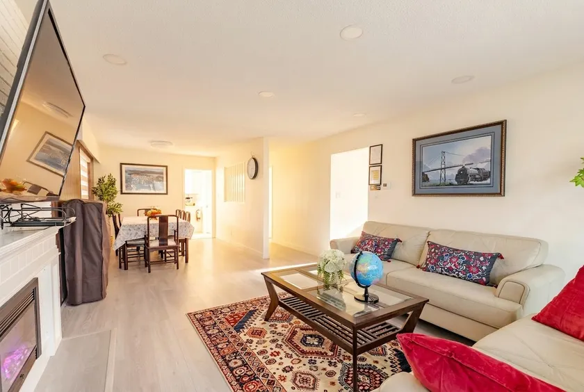 Vancouver Verdant Villa - Image 1
