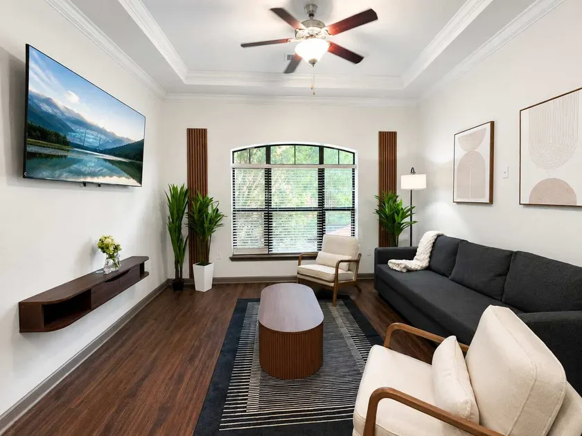 2BR Modern Downtown Tulsa Stay Near BOK Center - Image 1