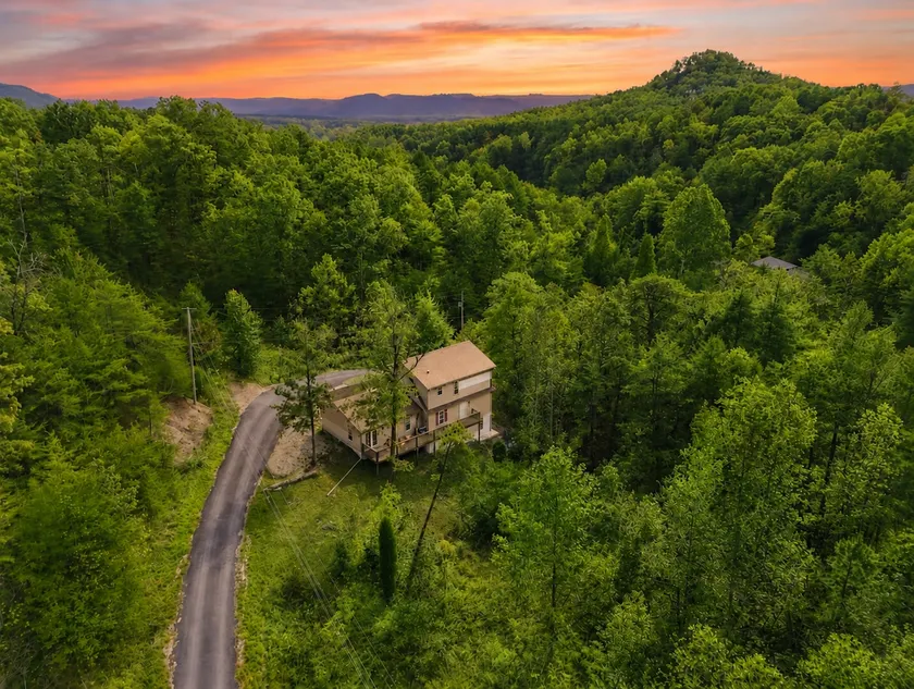 NEW! Peaceful Escape- Hot Tub, Game Room, Sleeps 16 - Image 1