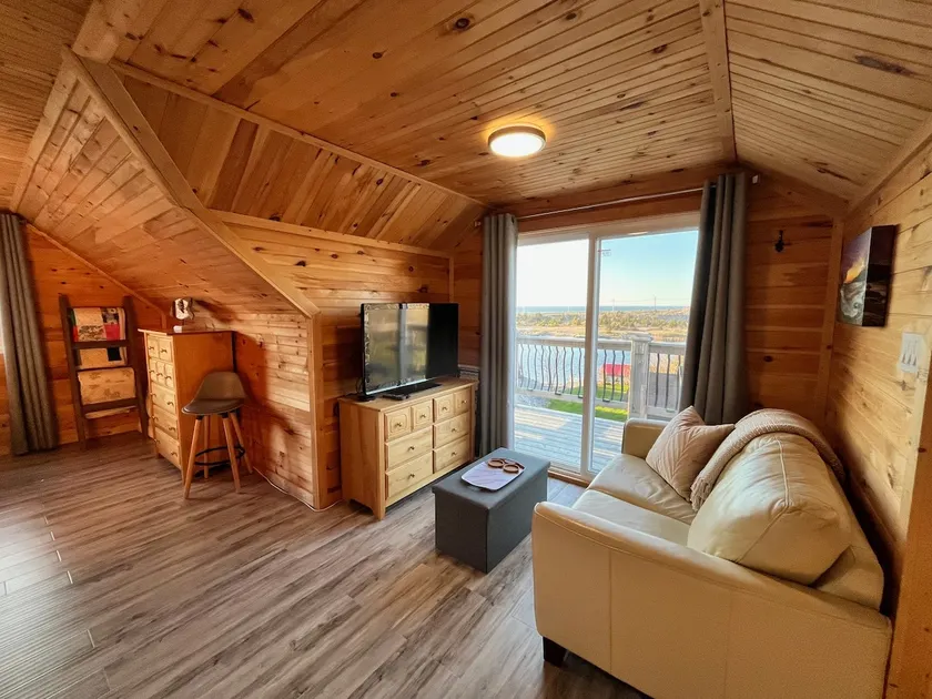 The Shoreline Hideaway - Image 1