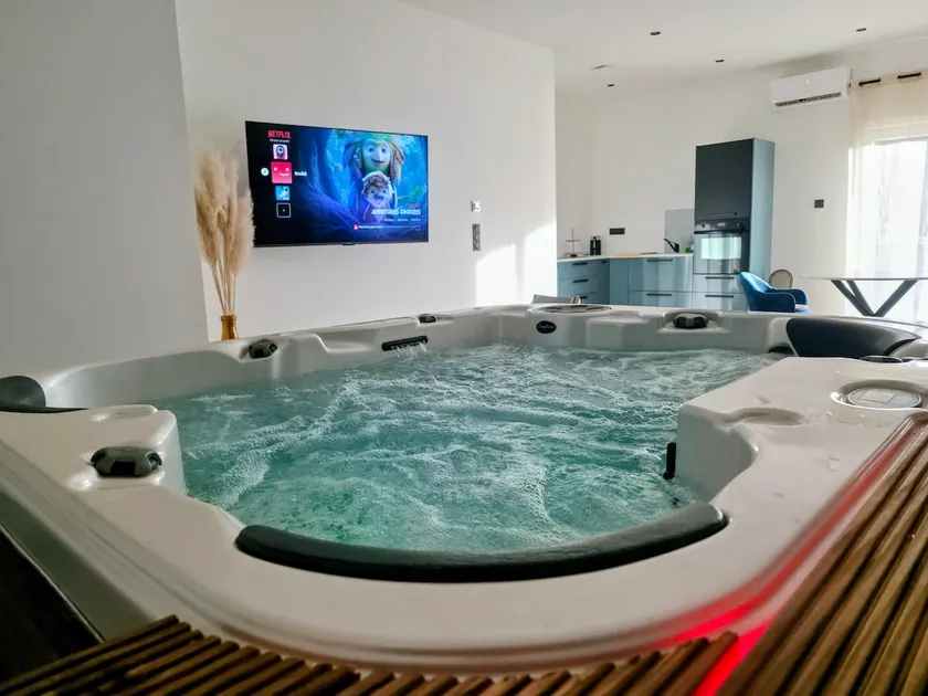 NEW SPA In the heart of bubbles Prestige & Relaxation 55m² - Image 1