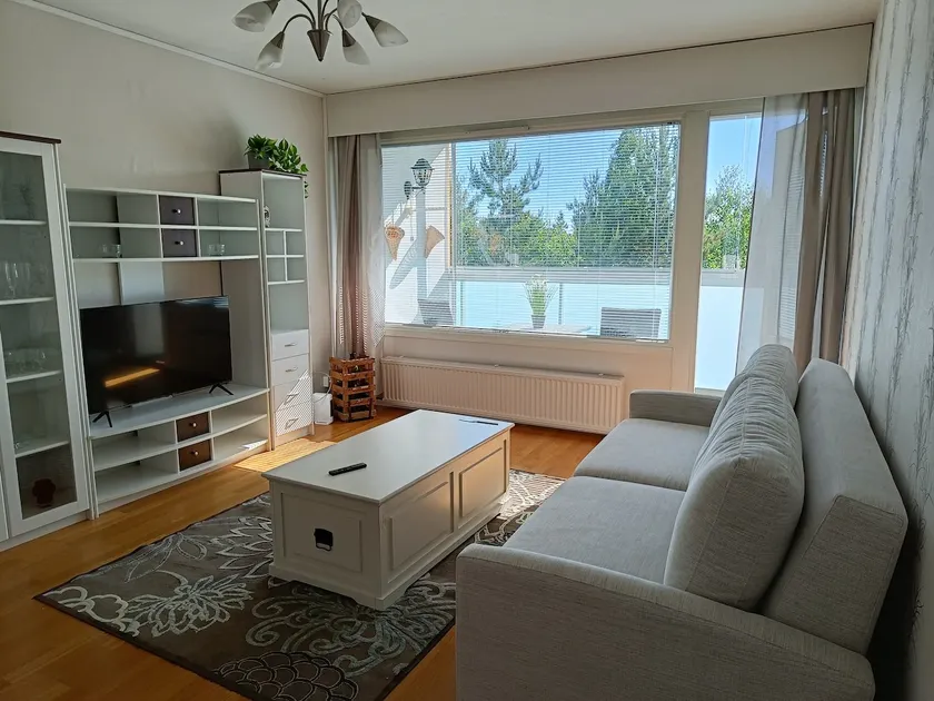 Quiet one-bedroom apartment with sauna - Image 1