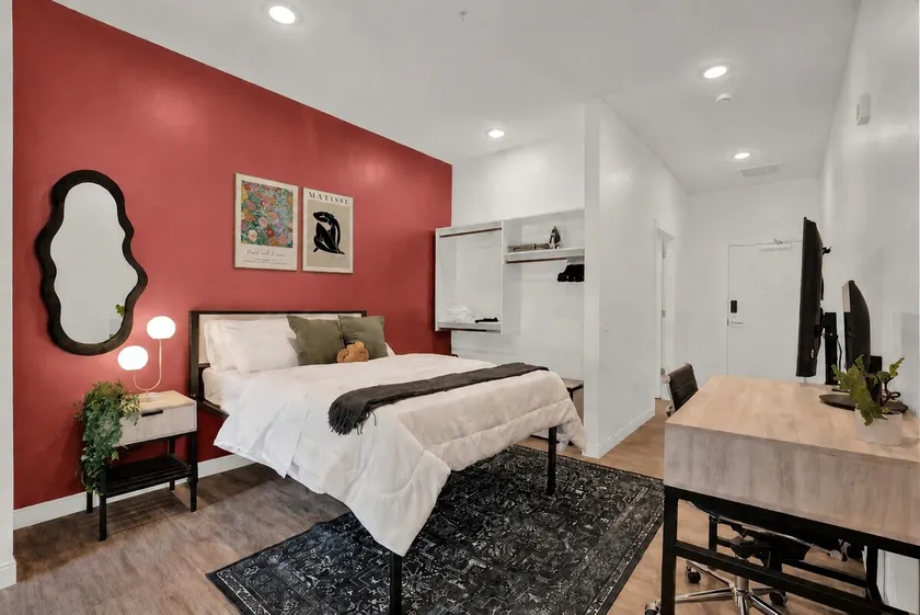 Cozy Modern 1BR in Downtown OTR, GYM, POOL - Image 1