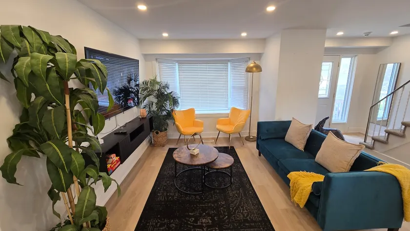 3BR Contemporary Home + EV + Gym | Parkwood - Image 1