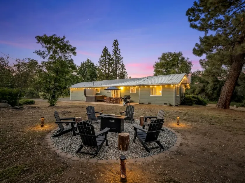 NEW | Hot Tub | Fire Pit | Arcade Game | BBQ - Image 1