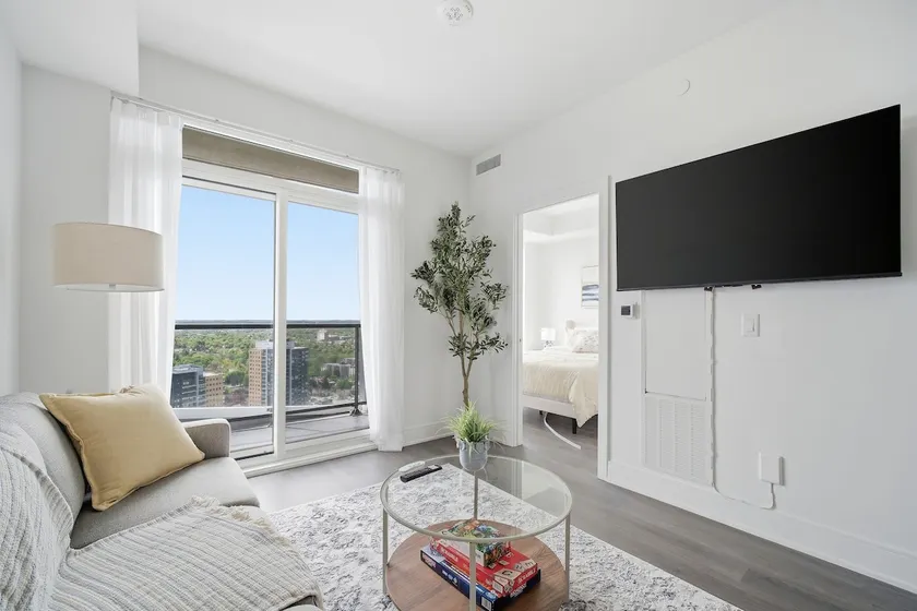 City Views & Private Balcony | Pool, Gym & Bowling - Image 1