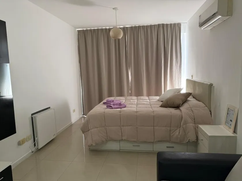 Studio / Abasto Shopping / King Bed / 49” TV - Image 1