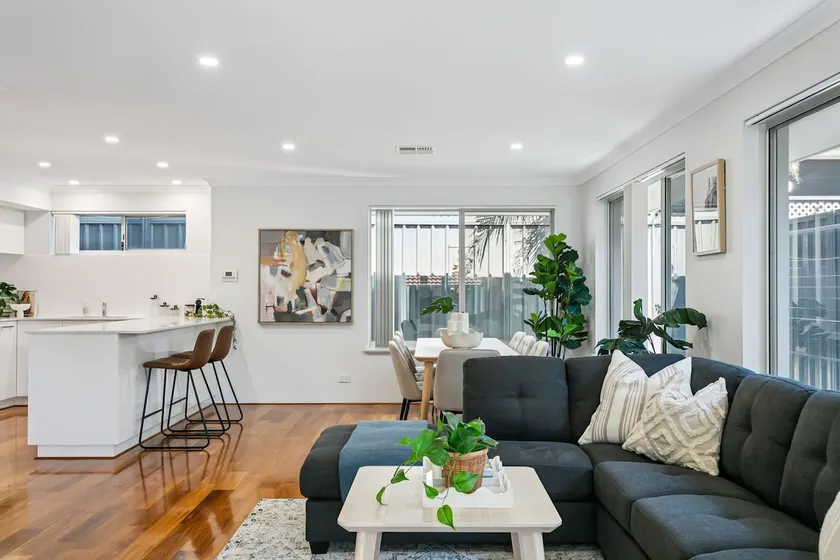 Luxury 5-Bed Home near Scarborough for Long Stays - Image 1