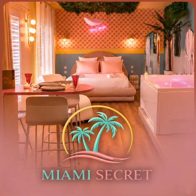 Miami Secret • Air conditioning, 2-seater hot tub & home theater - Image 1