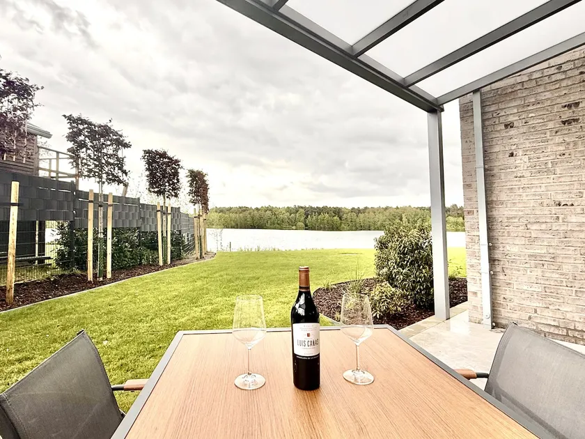 Lake Suite 2 | Right on the water | Peace and quiet - Image 1