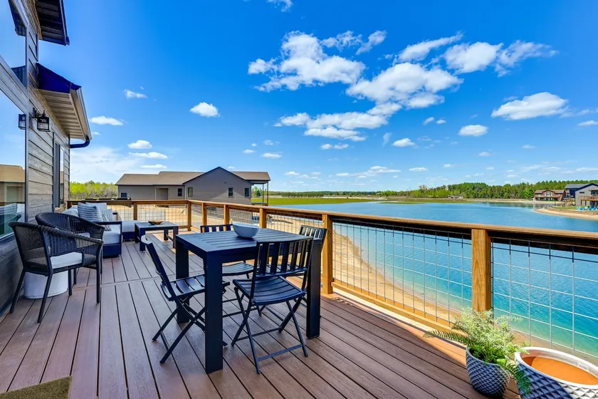 Private Beach & Game Room! Sunset Lake Group Hub - Image 1