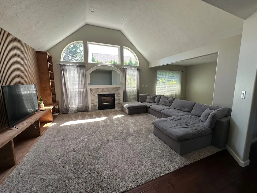 Charming Troutdale Haven Near Waterfalls & Hiking. - Image 1
