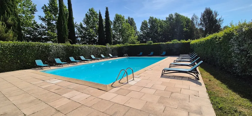 Ecrin Victoire – Modern air-conditioned 1-bedroom apartment with spa and sauna - Image 1