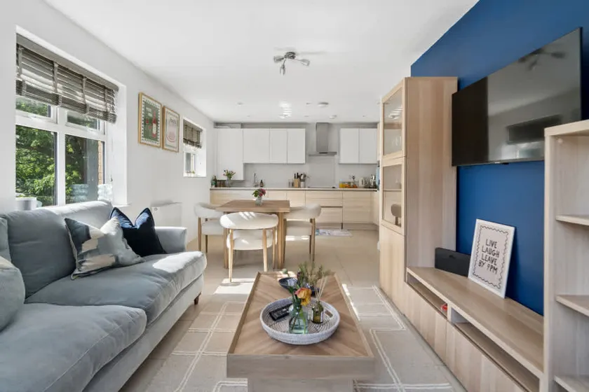 Virginia Water - 2 Bed & Parking - By Tempstay - Image 1