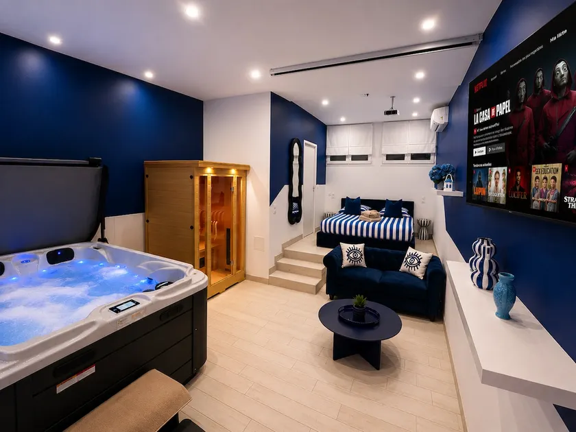 Santorini Suite with Private Jacuzzi & Sauna - Image 1