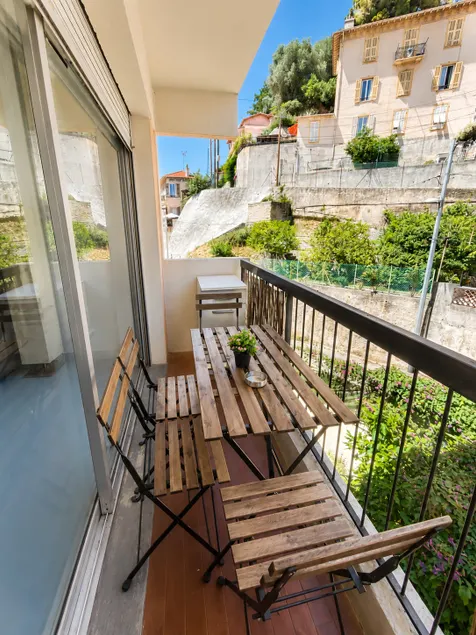 Parking - Grand T2 - Terrasse - Image 1