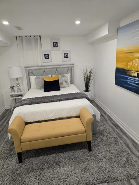 Luxury comfort suite- near Go station, 401/407 - Image 1
