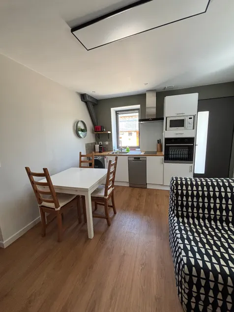Petite maison privée de 33m2 Beaucouzé avec étang - Image 1