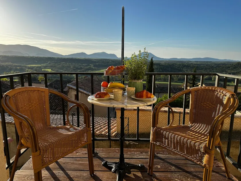 Renovated Provence home — valley & mountain view - Image 1