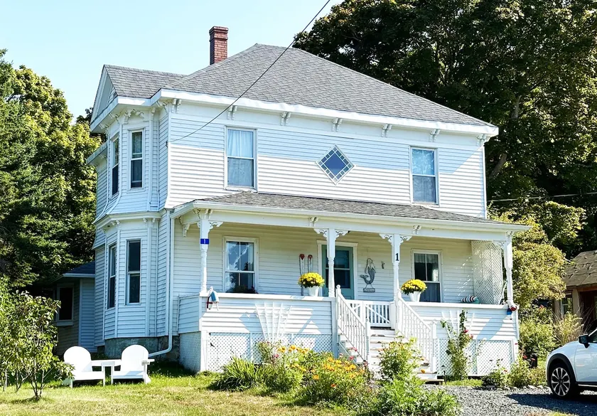 Aunt Bette's - Image 1