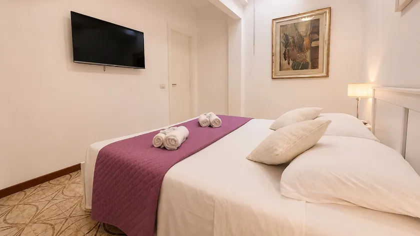 Private Garage - The Cozy Suite - ML - Image 1