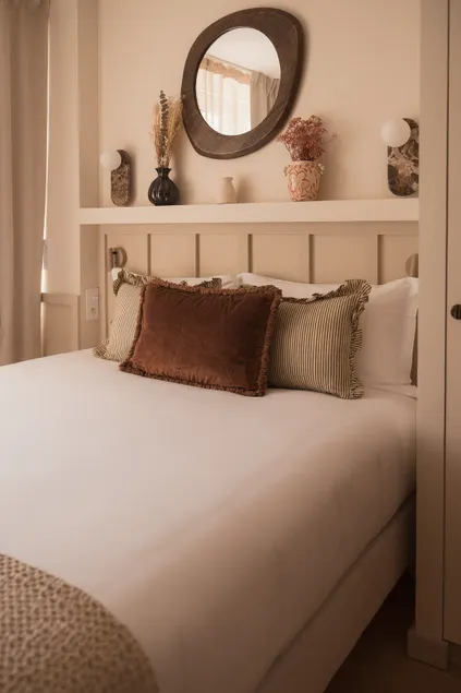 Studio-Standard-Terrace-Ensuite with Shower - Image 1