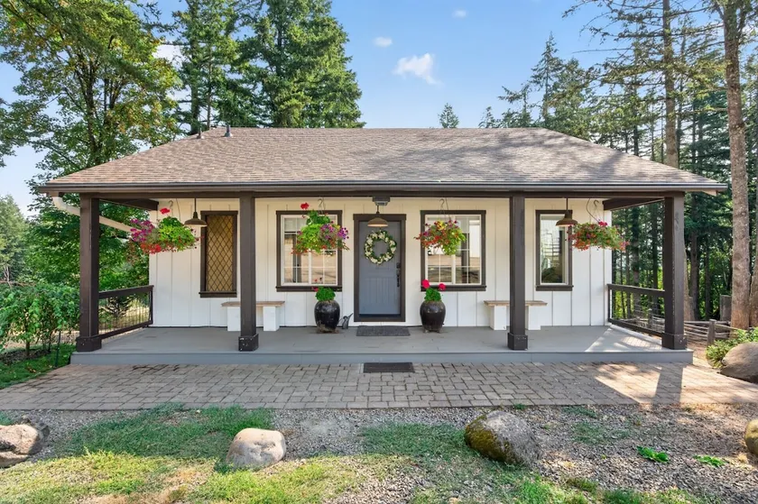 Wine Country Horse Farm Cabin Near Wineries! - Image 1