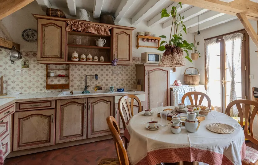 Large, cozy and welcoming family home - Image 1