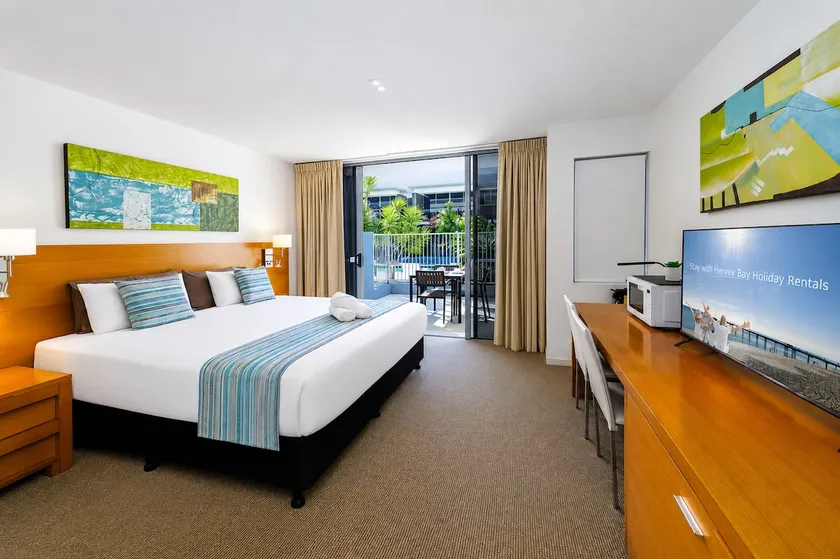 Relaxing Resort Studio • Swim-Out Pool Access - Image 1