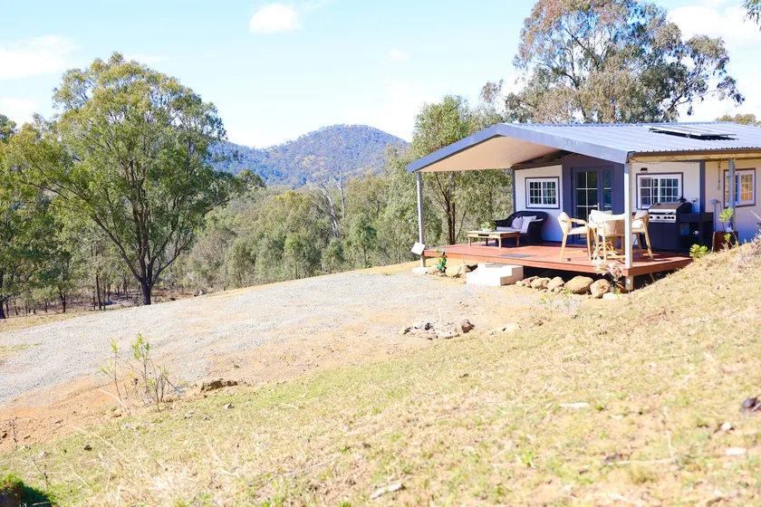 Country cabin getaway-relax and ride! - Image 1