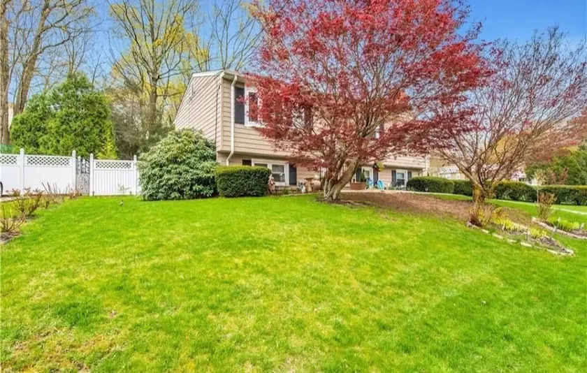 Beautiful bunker hill home with Gym and yard! - Image 1