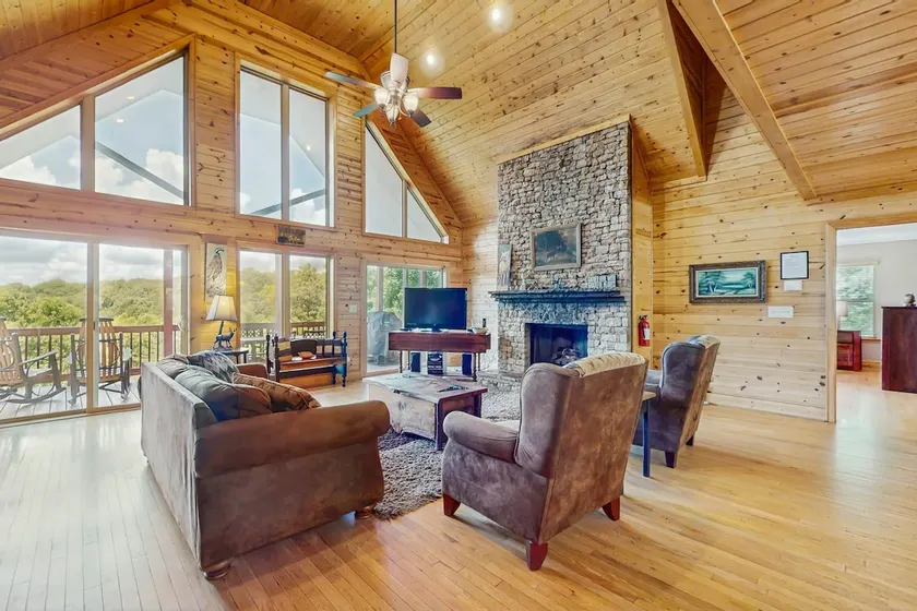 Stunning 7BR Mountainview | Hot Tub - Image 1