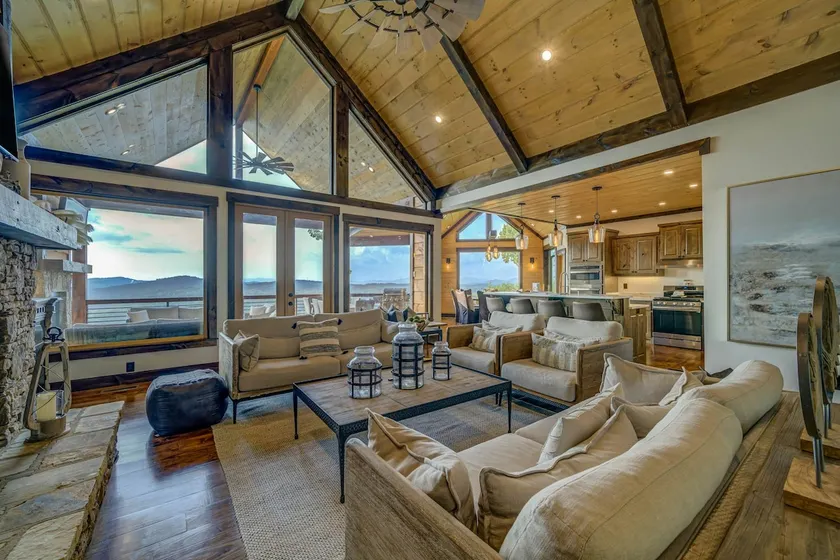 Lookout Lodge Retreat - Image 1