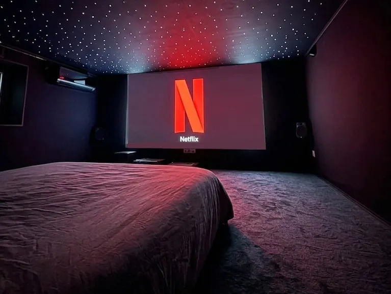 Loft with Movie Theater & Private Spa - Image 1