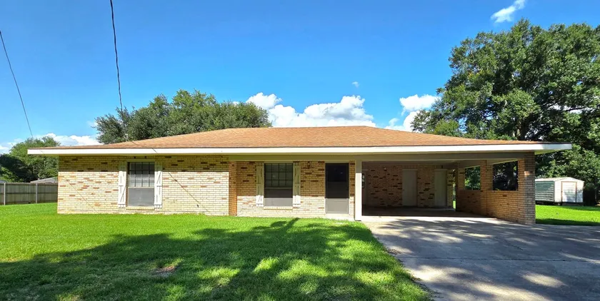 Quiet Cottage Near I-10 | Perfect Road Trip Stop - Image 1