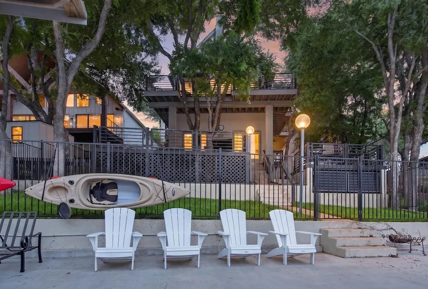 Modern Waterfront w/Views, Boat Slip, Deck + Kayak - Image 1