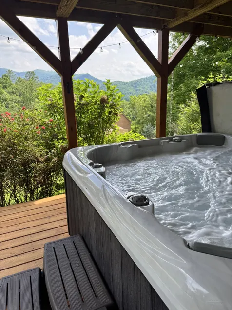 Mountain Peace 25 Min from Downtown Asheville - Image 1