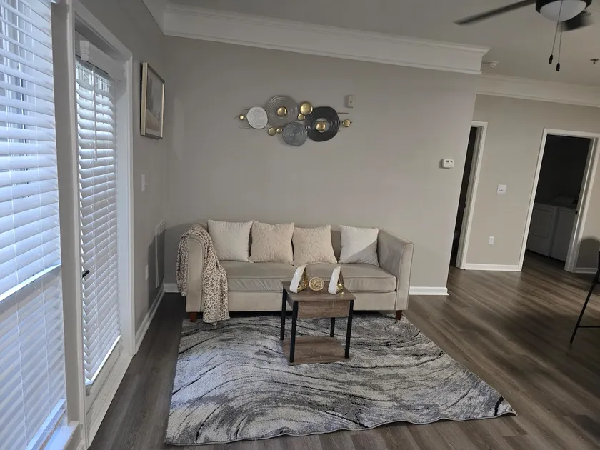 Elite Cozy Suites | Modern 2BR Retreat - Image 1