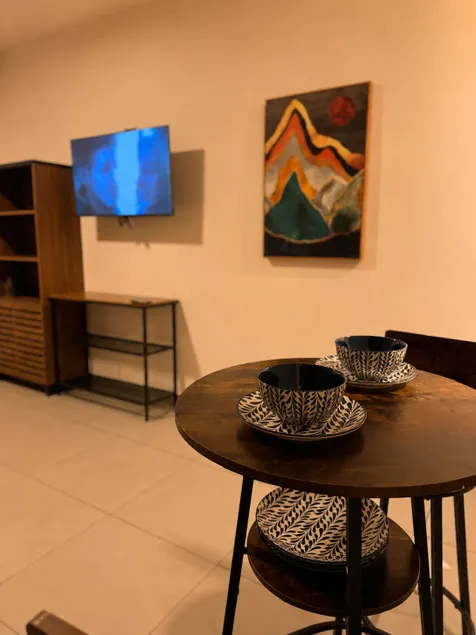 Air-conditioned loft equipped with a kitchen - Image 1